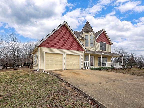 4th image of 13035 Wild Rose Ln