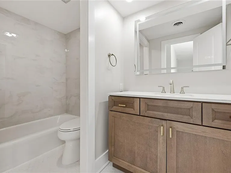 2632 Peachtree Rd NW #304B — Photo 26