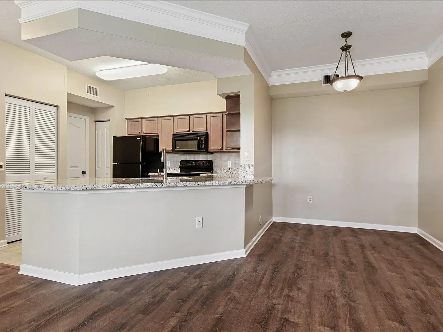 1 bed, 1.0 bath, 820 sqft, $1,875 — Photo 4