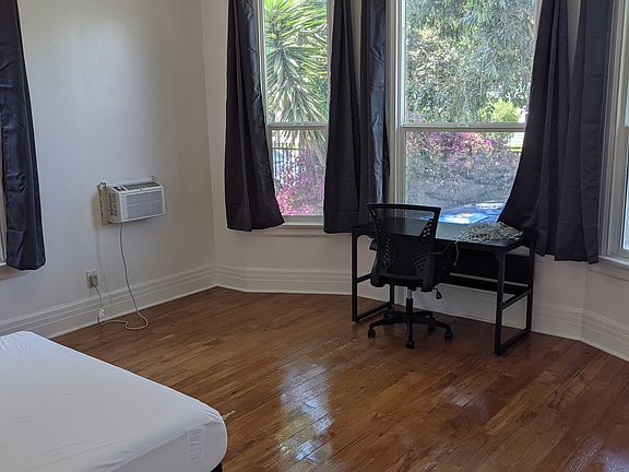 2nd image of 1212 W 37th Pl Room D