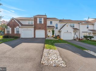 3 Revere Ct, Ewing, NJ 08628