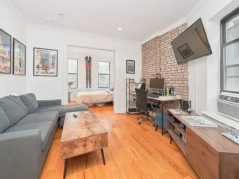 236 E 33rd St #33C — Photo 3