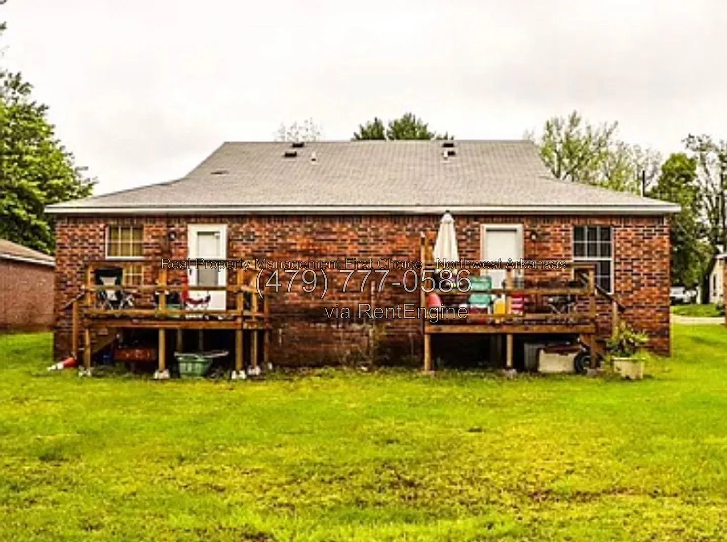 2 bed, 1.0 bath, 990 sqft, $1,050 — Photo 2