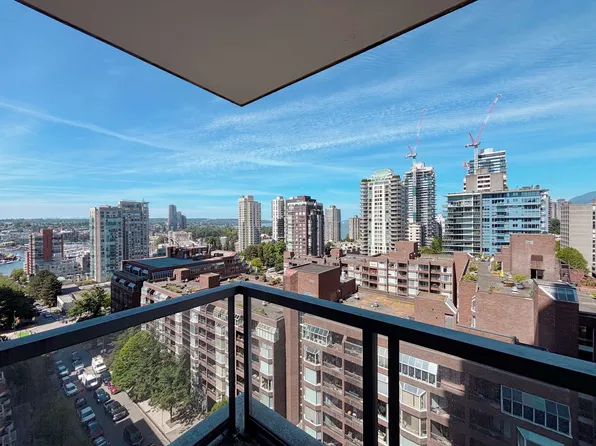 1308 Hornby St #1501, Vancouver, BC V6Z 0C5
