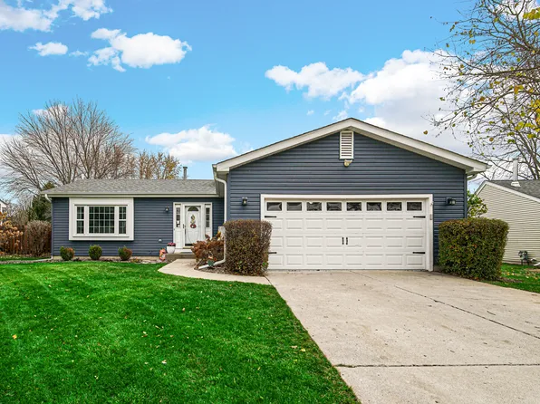 312 S Cross Trl, McHenry, IL 60050