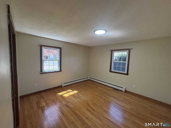 3rd image of 16 Raymond Road