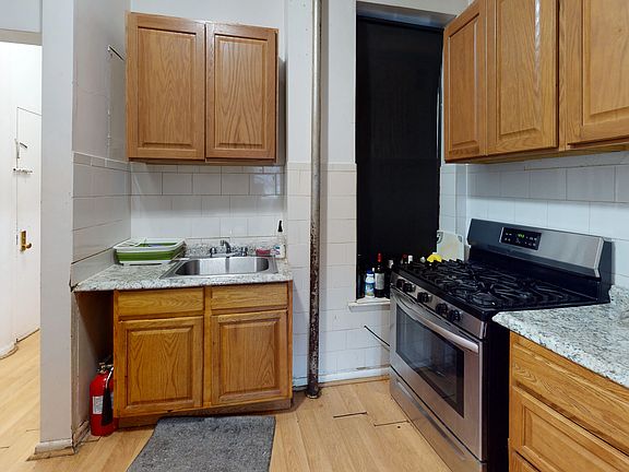 4th image of 58 W 105th St APT 5D