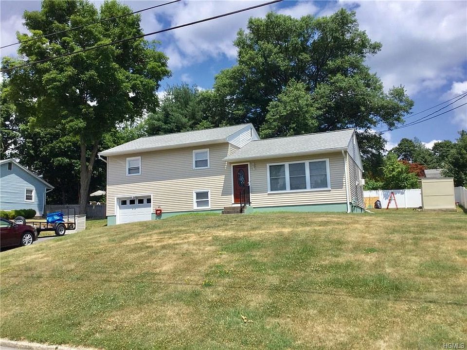 1st image of 16 Birchwood Dr