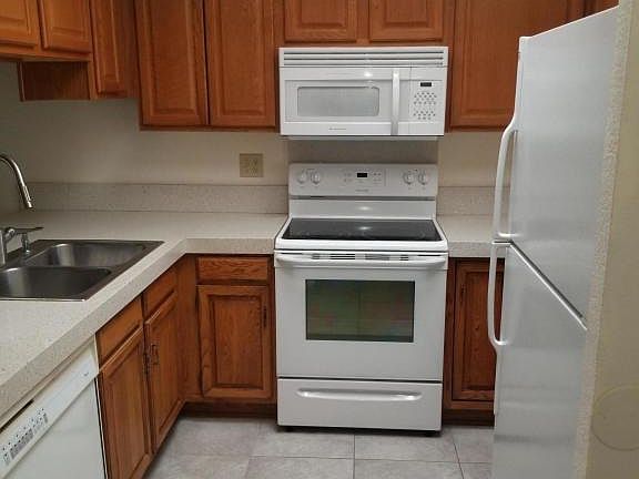 2nd image of 68 N Camino Imagen