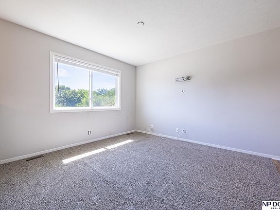 3rd image of 848 Barker Ln