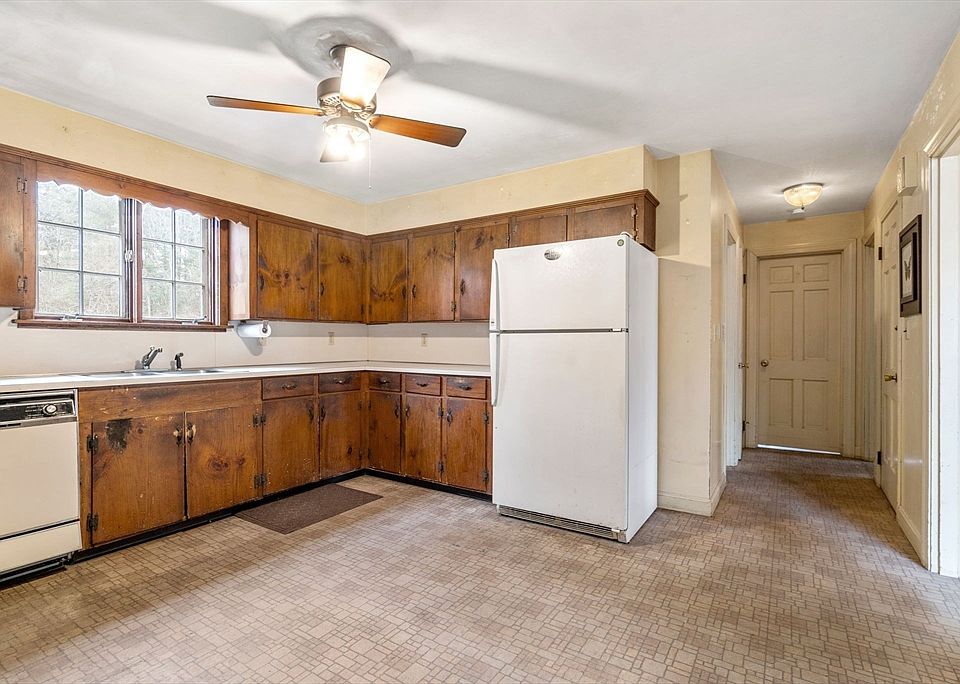 2688 Horton St, Dighton, MA 02715 Zillow