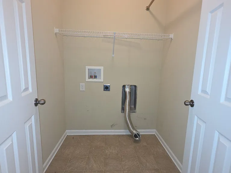 113 Macalester Dr — Photo 6