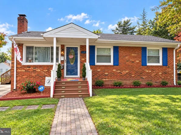 102 Runyon Ct, Manassas Park, VA 20111