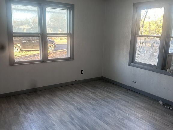 3rd image of 202 HILL ST