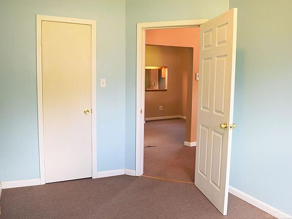 4th image of 213 Mills St