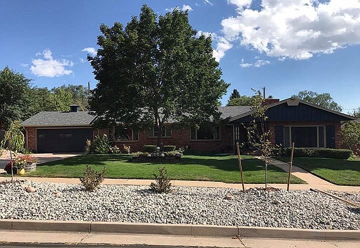 1st image of 2627 Holiday Ln