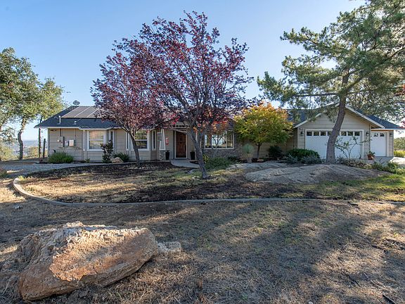 3rd image of 41207 Lilley Mountain Drive