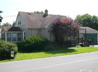 200 Mc Kenney Ave, Mattydale, NY 13211