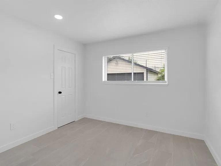 10938 Fleming Dr — Photo 14