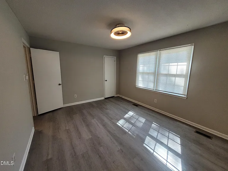 920 Jason Ct — Photo 13