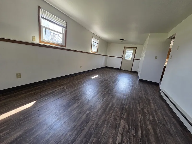 2 bed, 1.0 bath, $999 — Photo 4