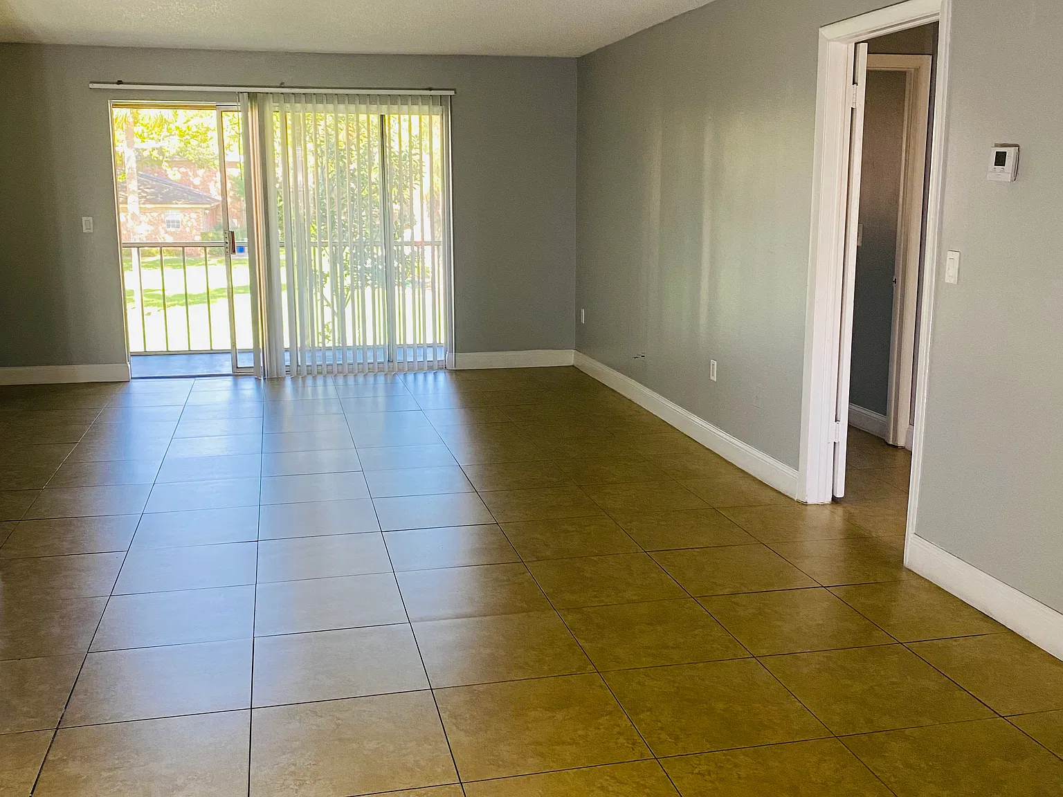 2 bed, 1100 sqft, $1,600 — Photo 4