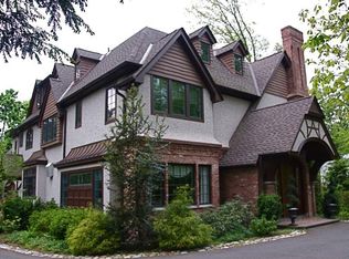 242 Fairmount Rd, Ridgewood, NJ 07450