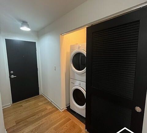 5th image of 1800 S Ashland Ave #203