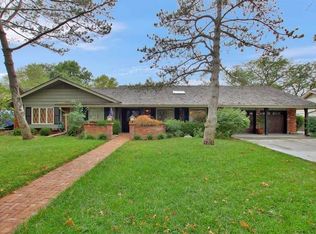 905 N Stratford Rd, Wichita, KS 67206