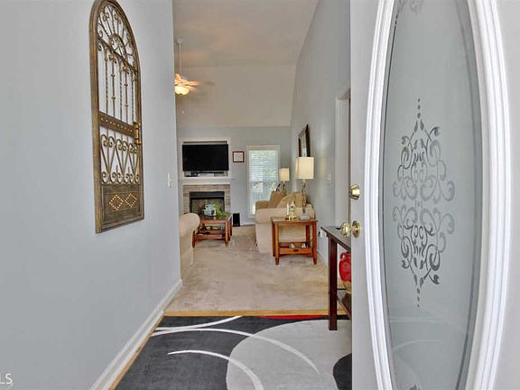 4th image of 146 Meadows Dr