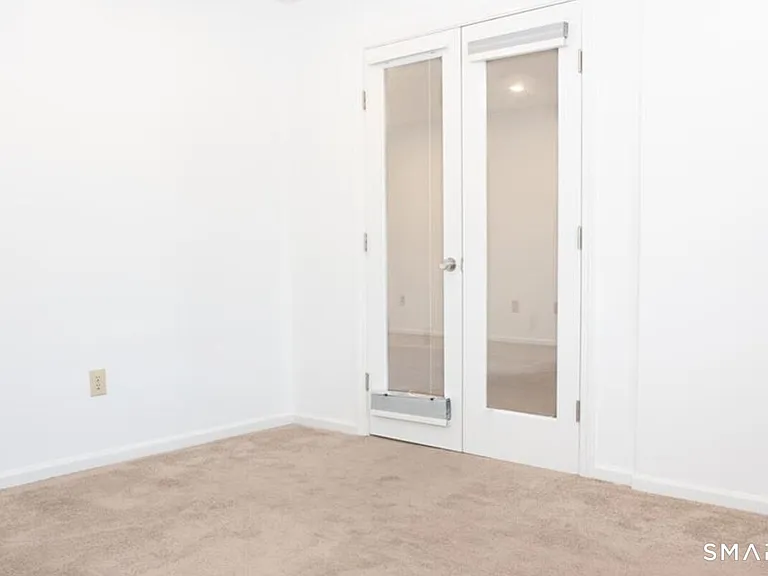 211 Windgate Cir #B — Photo 13