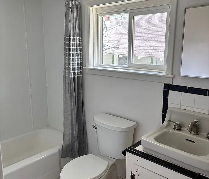317 W Allen St #A — Photo 5