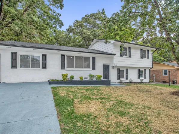 1515 Grandview Dr, Fayetteville, NC 28314