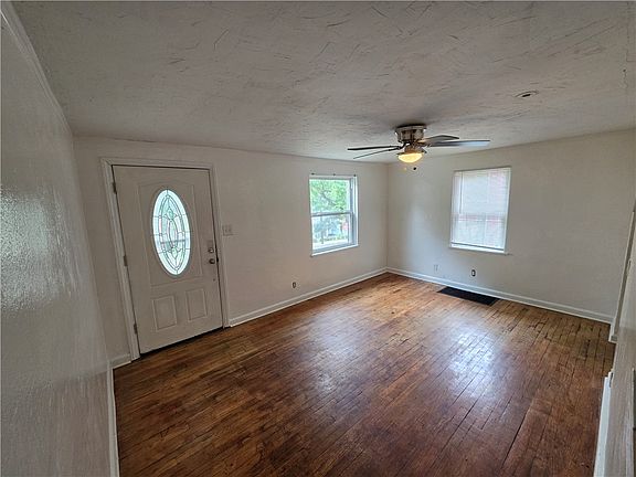 5th image of 4362 Coleridge St