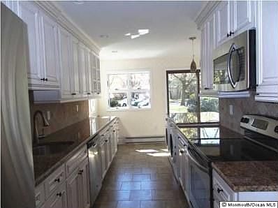 3rd image of 21 Belmont Ct