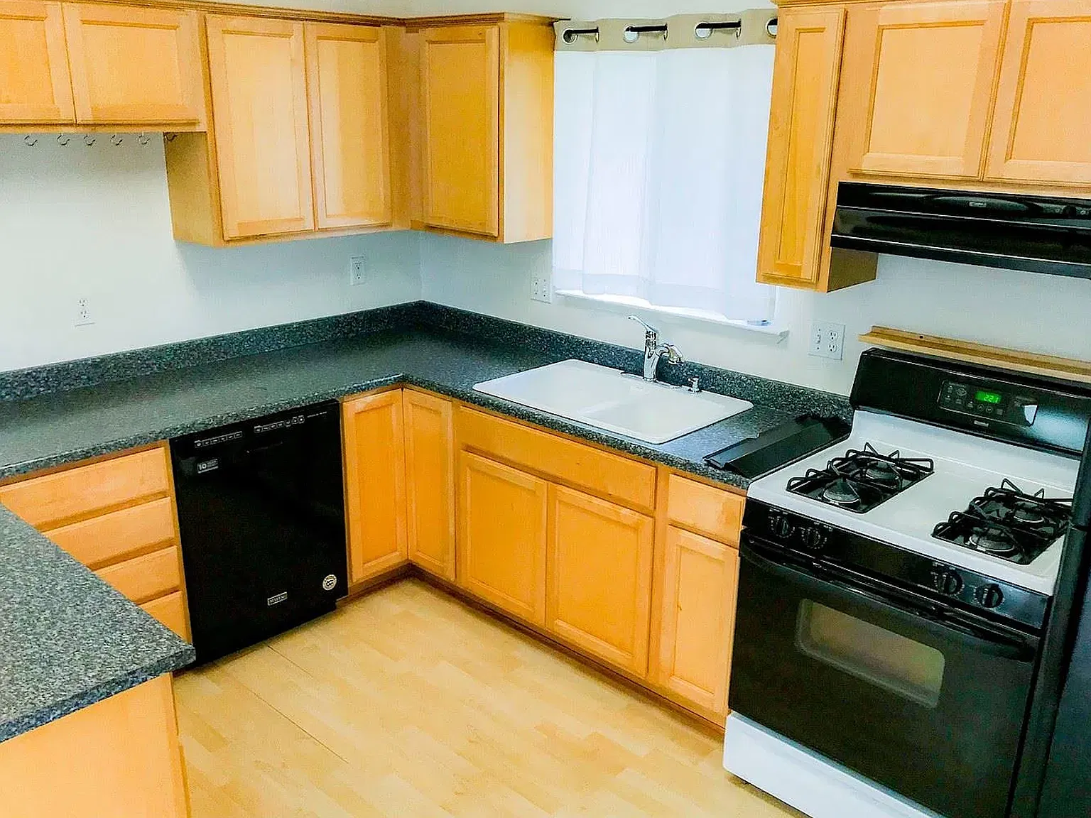 4900 Amigo Ct — Photo 3