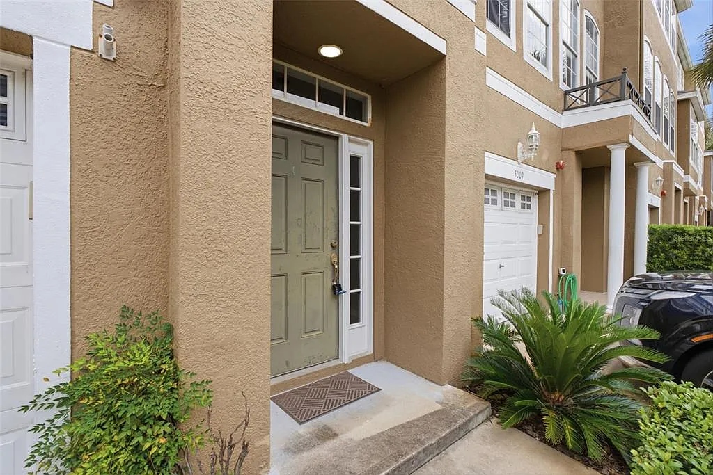 3 bed, 2.5 bath, 1714 sqft, $2,900 — Photo 3