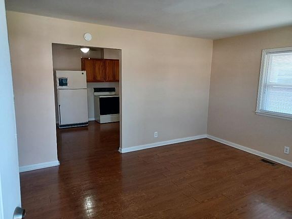 2nd image of 414 Granard Ave #B