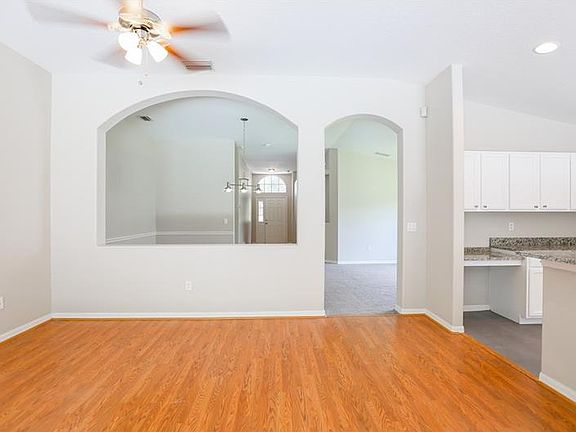 3rd image of 6922 Monarch Park Dr