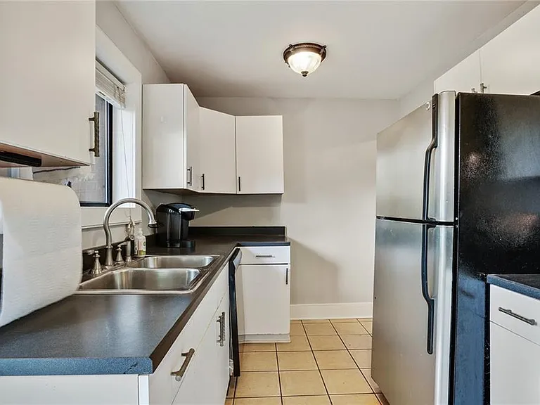 1466 E Rock Springs Rd NE — Photo 10