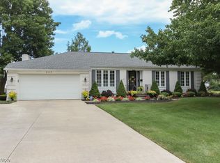 357 Greenlawn Dr, Amherst, OH 44001