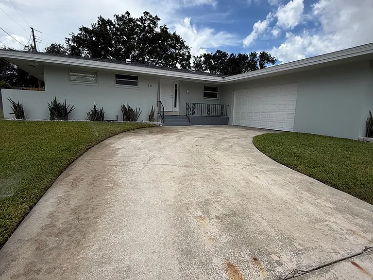 1135 Granada front entrance, enclosed garage