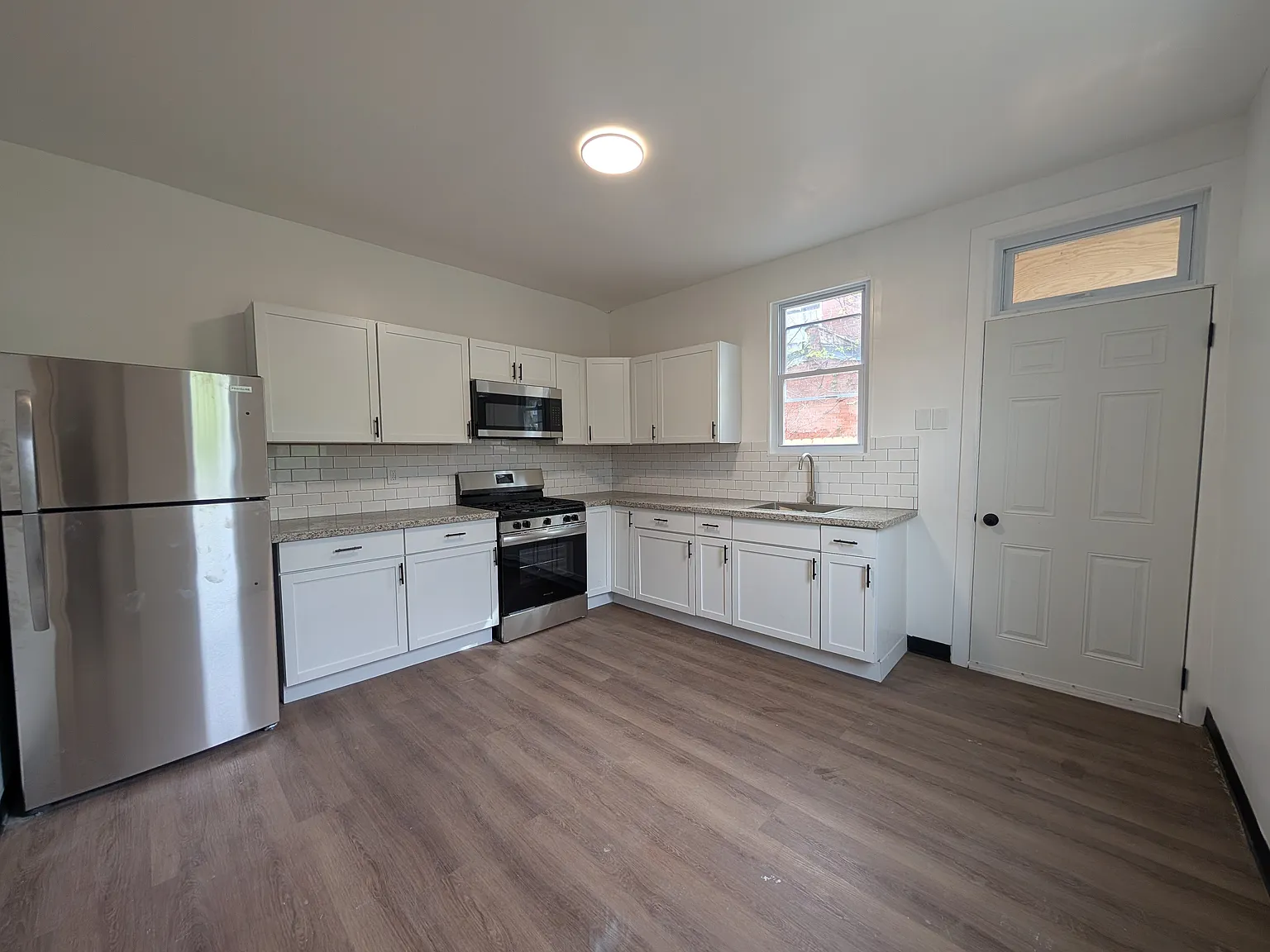 2 bed, 870 sqft, $1,250 — Photo 3