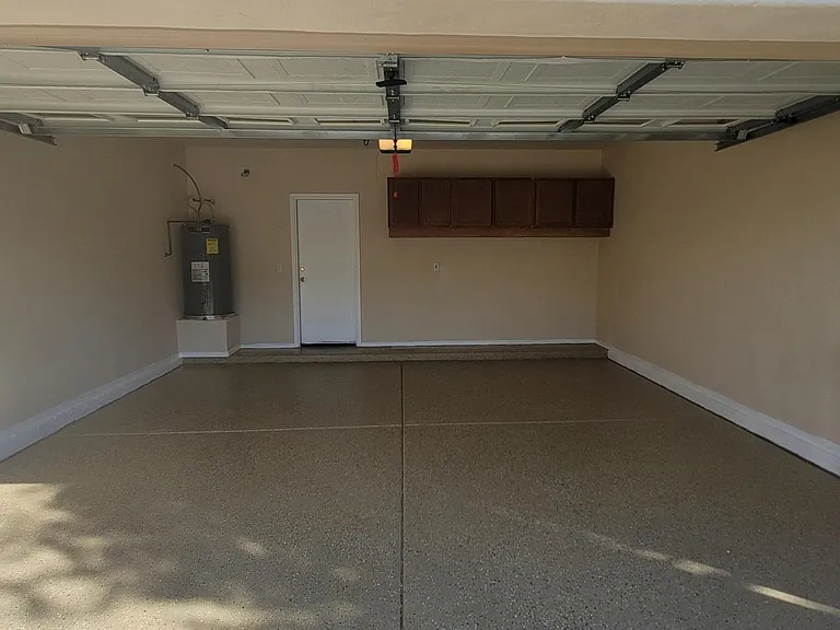 1850 E Patrick Ln — Photo 8