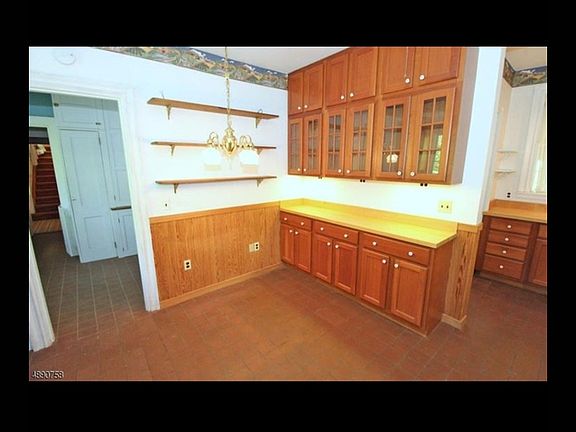 2nd image of 346 New Dover Rd