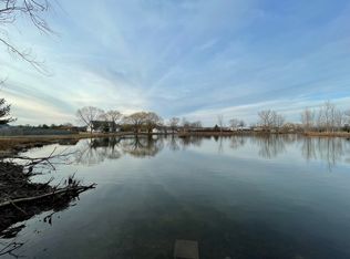 38 Nightingale Cir, Camargo, IL 61919