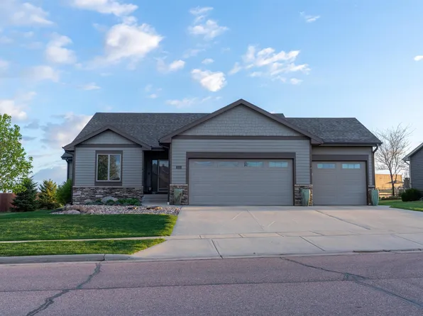 612 E 29th St, Yankton, SD 57078