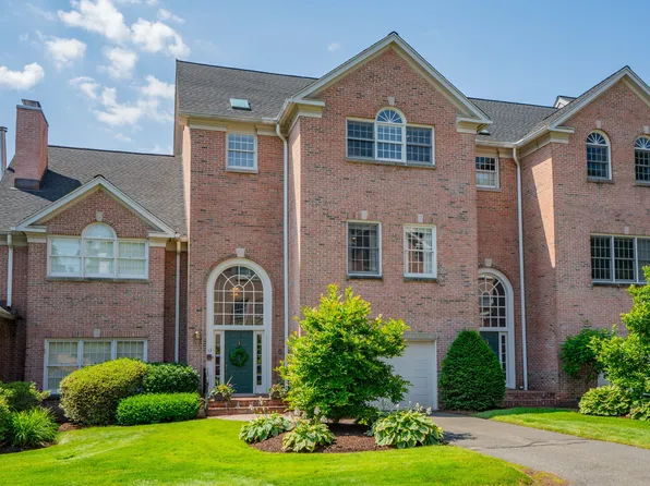 13 Governors Row #13, West Hartford, CT 06117