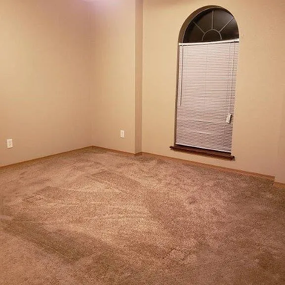 2111 Hidden Lake St — Photo 3