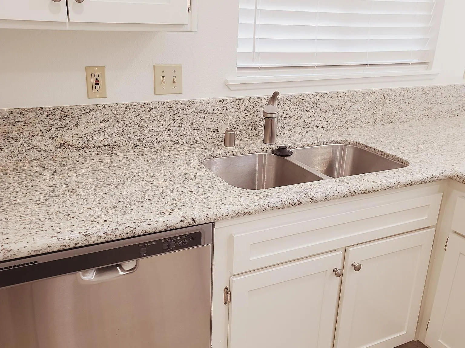 2 bed, 1228 sqft, $2,400 — Photo 1